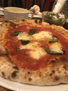 【ピッツェリア・バール・レ・ナポリ】本格派イタリアンがお手頃な価格で食べられる！マルゲリータ＋Aセット ¥1,100（税込）