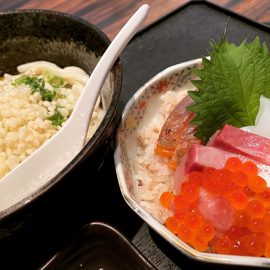 【一知富士】プラス200円で食べれるミニ海鮮丼が贅沢！冷やしねばとろろうどん ¥450（税抜）