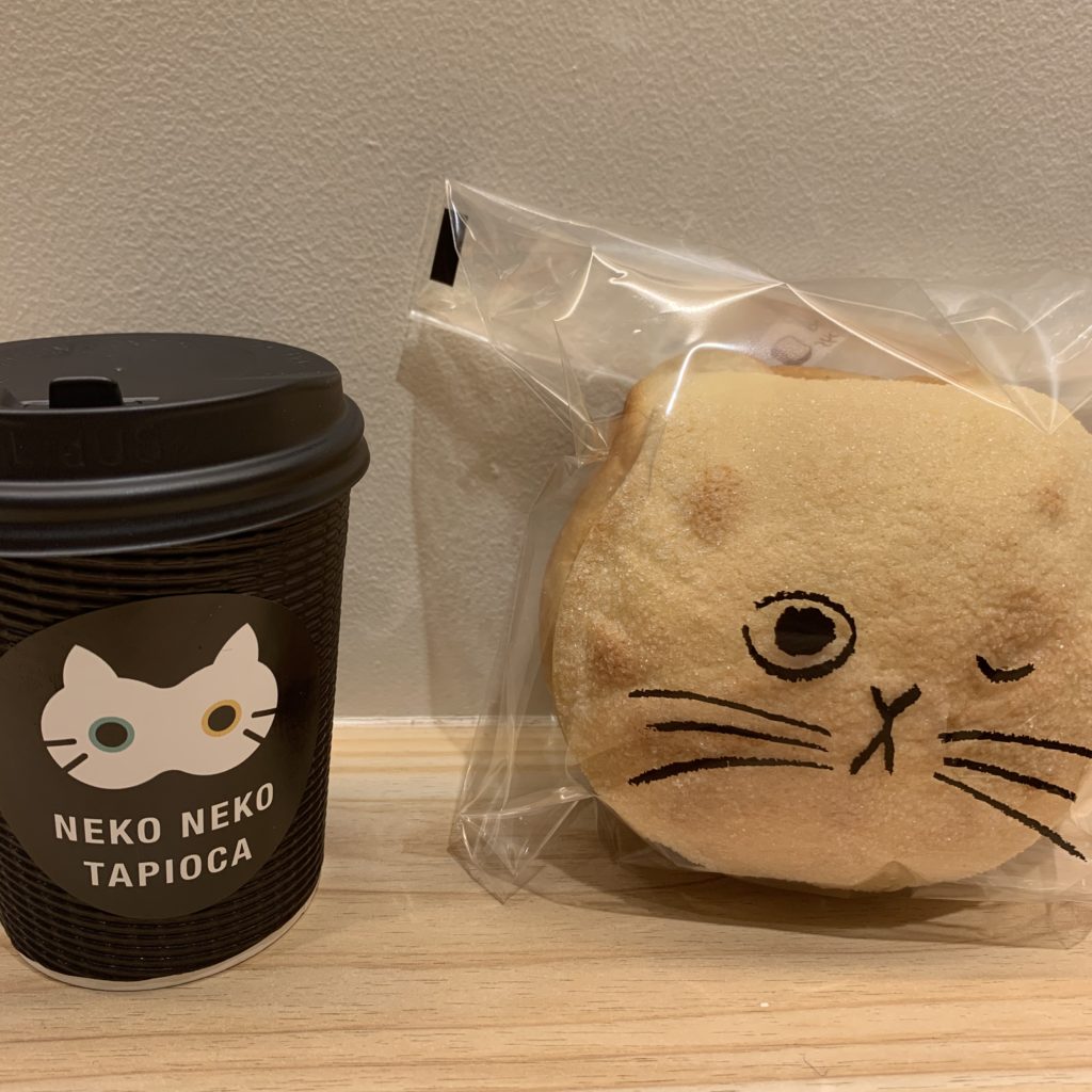 【京都ねこねこ】猫型サクフワメロンパン？ねこねこメロンパン ¥313（税込）