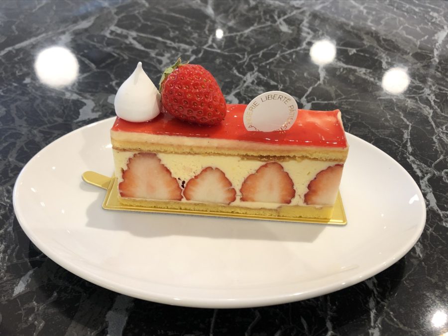 Liberte Patisserie Bourangerie 甘酸っぱい苺が絶品 フランス版いちごのショートケーキ フレジエ ケーキセット 1 1 税抜 Yonkara